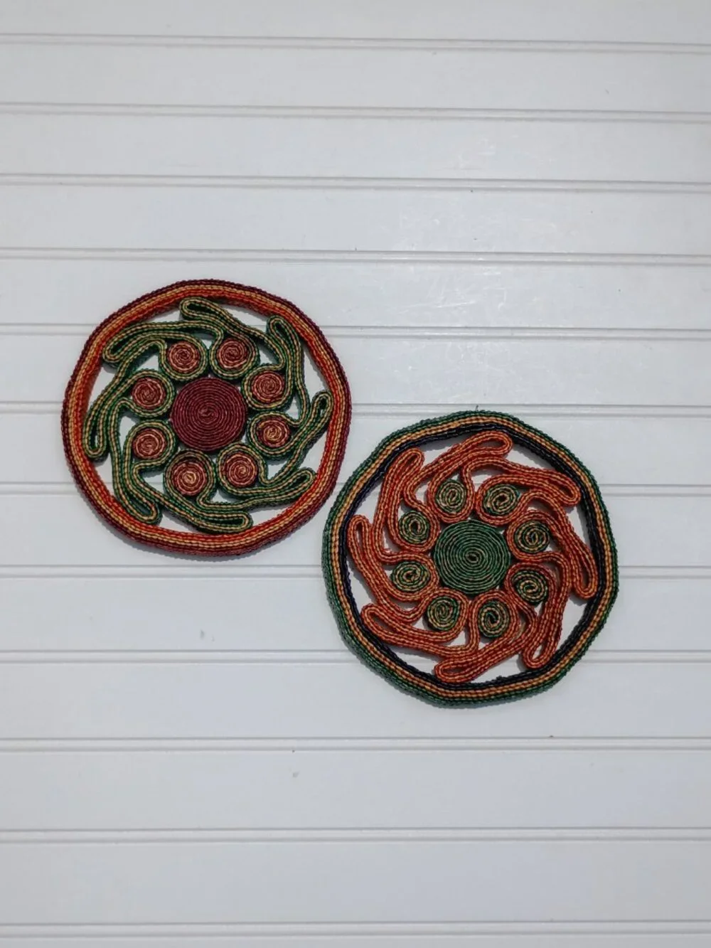 Vintage Woven Straw Trivets Round Spiral Design Colorful Table Decor Pair MCM